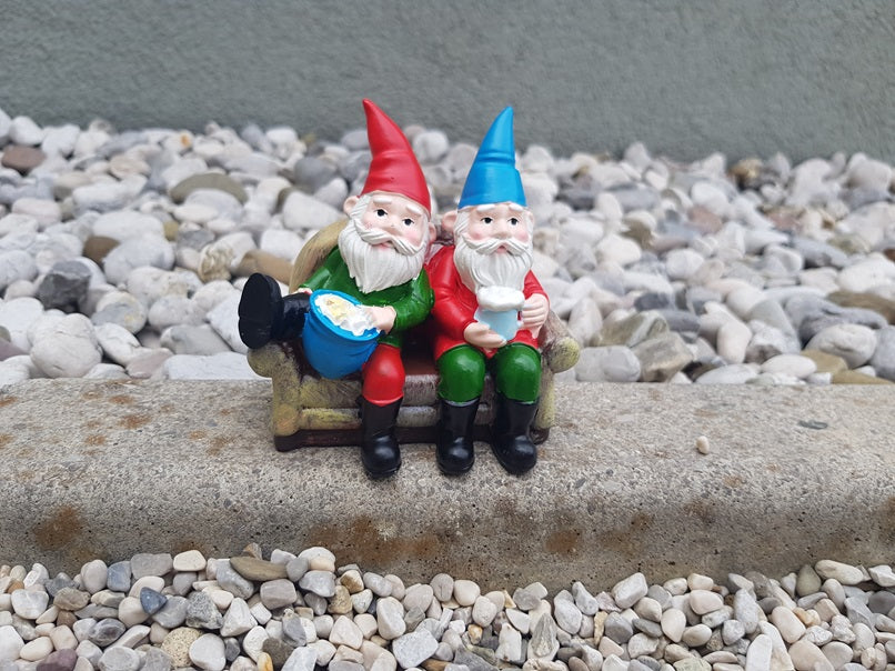 BUDDIES RELAXING ON SOFA GARDEN GNOMES