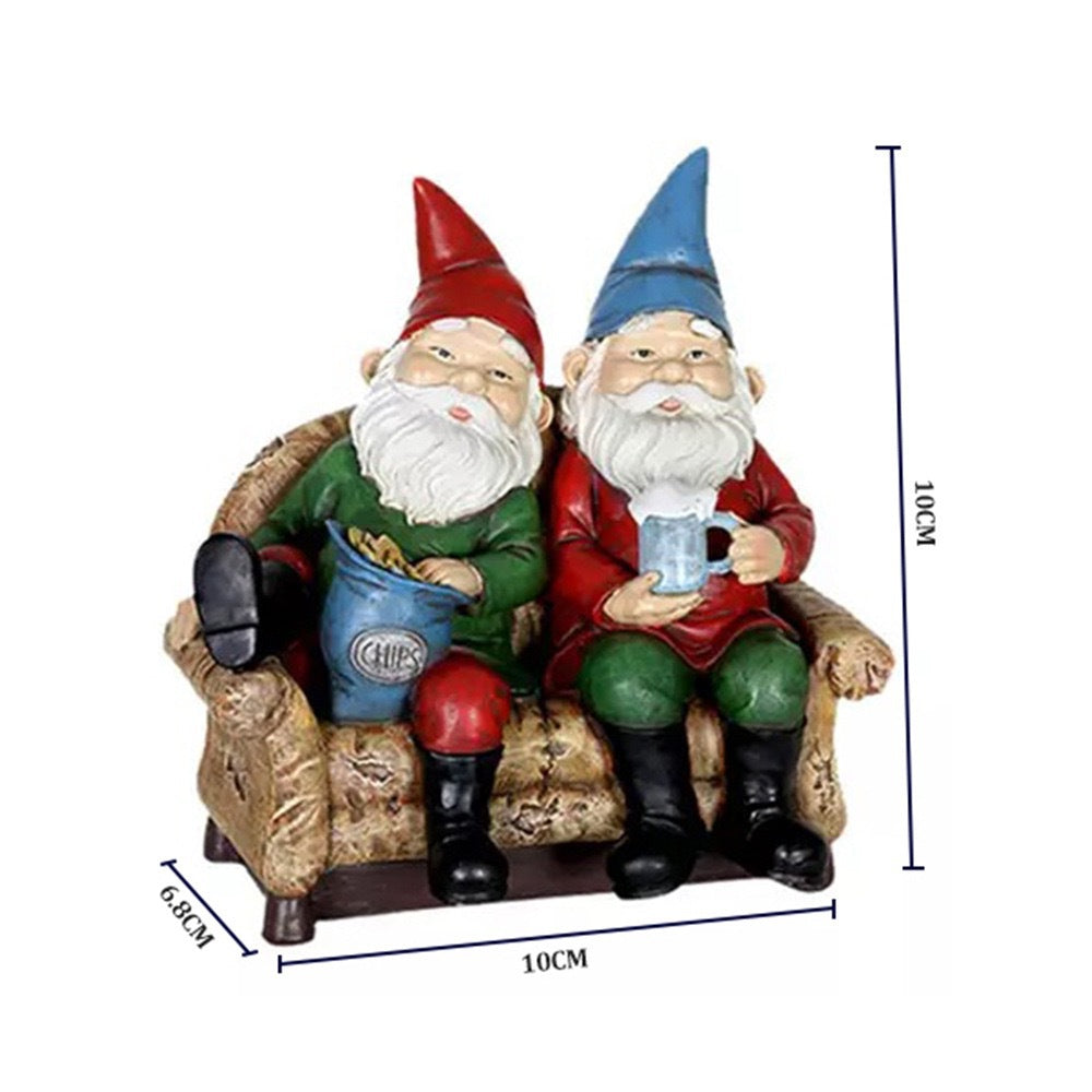 BUDDIES RELAXING ON SOFA GARDEN GNOMES. Dimensions of this fun product 6,8 cm x 10 cm x 10 cm.